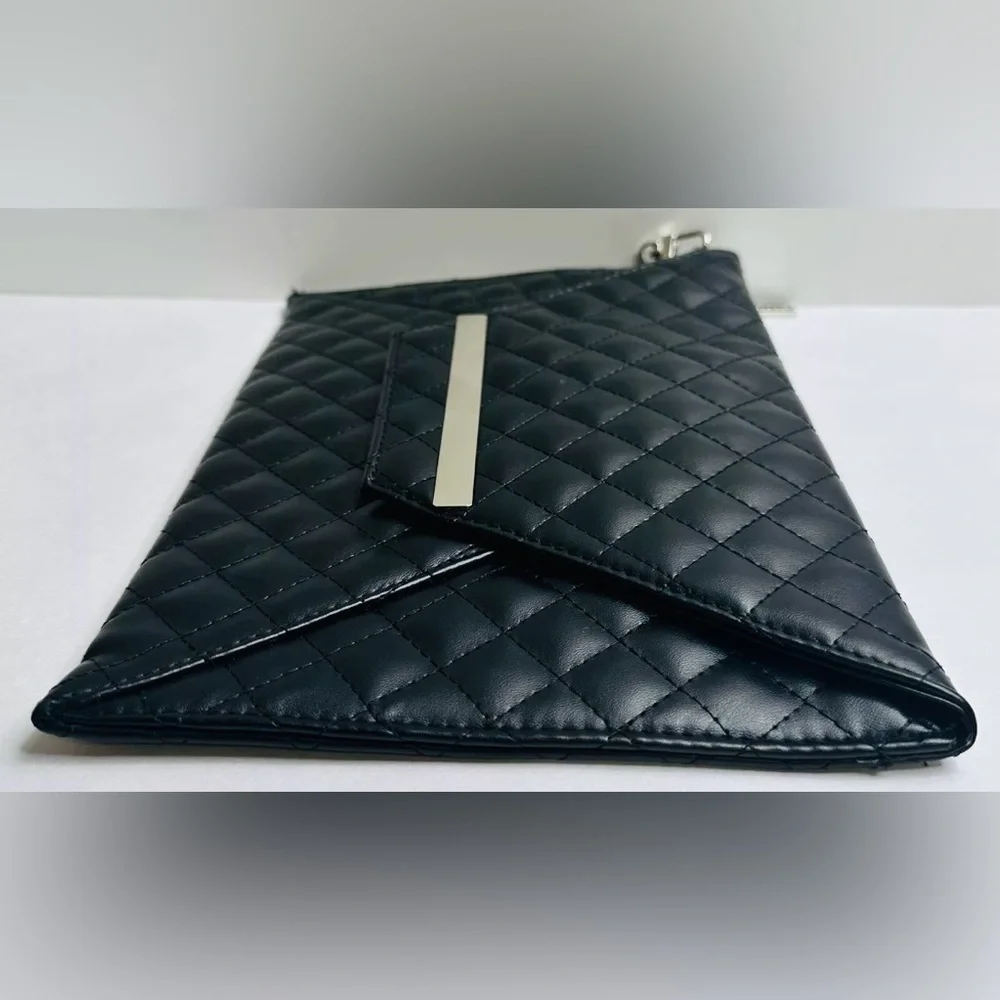 YOUNGBLOOD COSMETICS BAG  7x 10 Inches Pre‎ Owned
